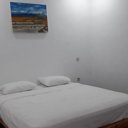 Mandalika Homestay Kuta  Exterior foto