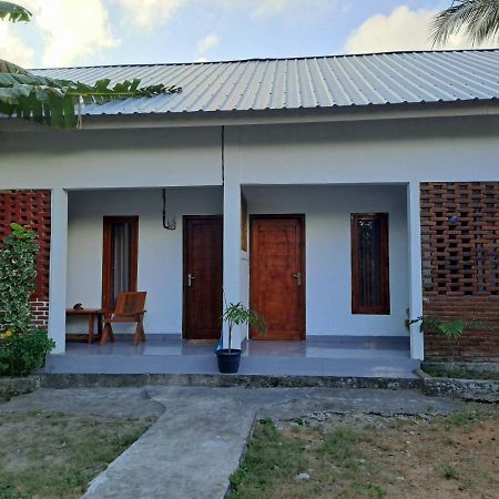 Mandalika Homestay Kuta  Exterior foto