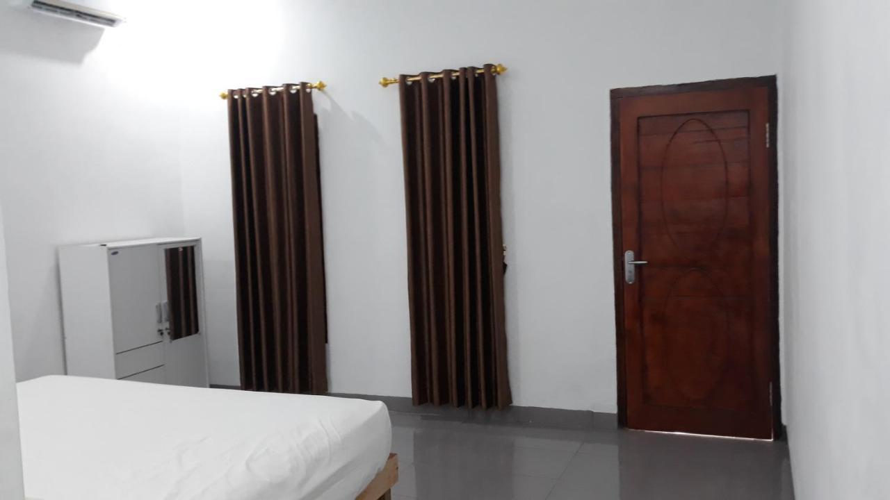 Mandalika Homestay Kuta  Exterior foto